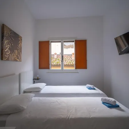 Domus Galla Placidia: Unesco Heritage View Holiday home